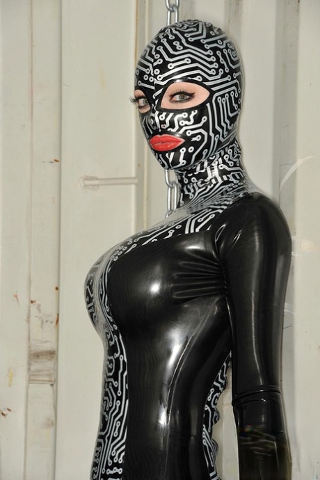 Latex Lucy modell vuxen galleri