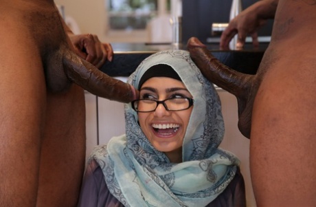 Mia Khalifa vacker skådespelerska arkiv